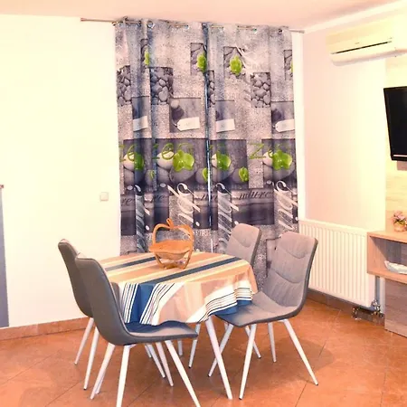 Krajacic Apartment Malinska